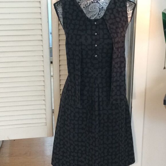 NWOT Trina Turk Tie Slight Flair Dress. Size 2 - Picture 4 of 16
